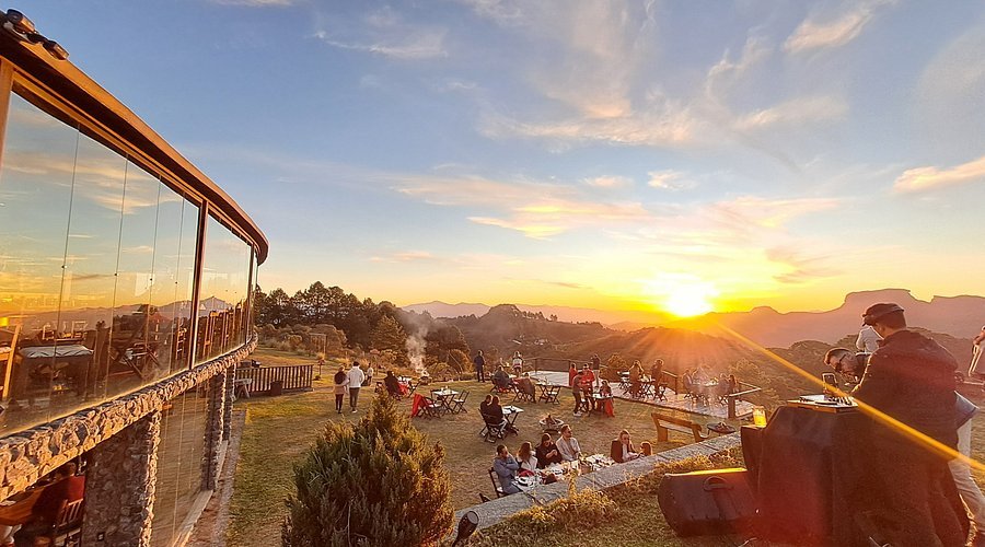 Onde ver o pôr do sol mais bonito da região nesta primavera.